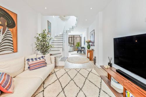Coral8 - Top Modern Townhouse In Estepona Old Town