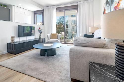 Zaga2C - Brand New Modern Apartment 200M To Beach