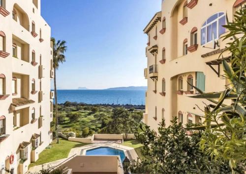 Mbb53 - Beachfront Penthouse With Sea Views