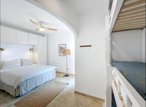 Mbb53 - Beachfront Penthouse With Sea Views