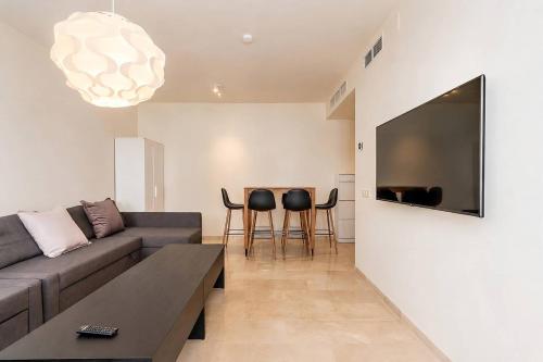 Vr1B - Golfside Escape Near Estepona