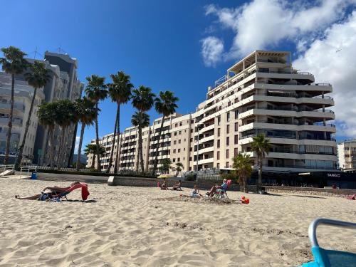 España Calpe Apartamento en primera línea de la Playa de la Fossa vista mar y al Peñón