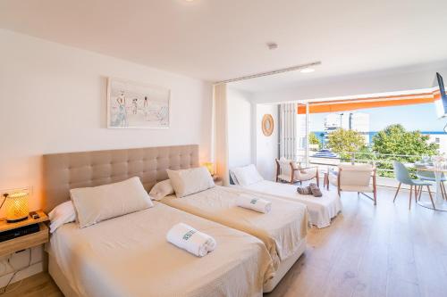 Cubo's Sea View Studio 100m from the Beach