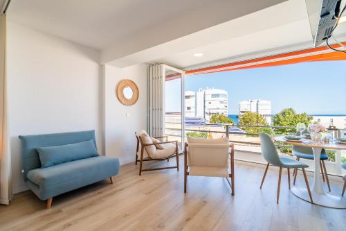 Cubo's Sea View Studio 100m from the Beach