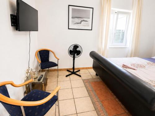 Cozy Private Rooms in Villa with WiFi & shared kitchen