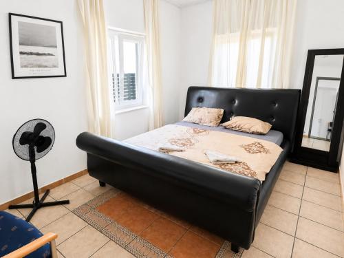 Cozy Private Rooms in Villa with WiFi & shared kitchen