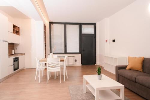 Smart & New, Two-Room Apartment Near Linate