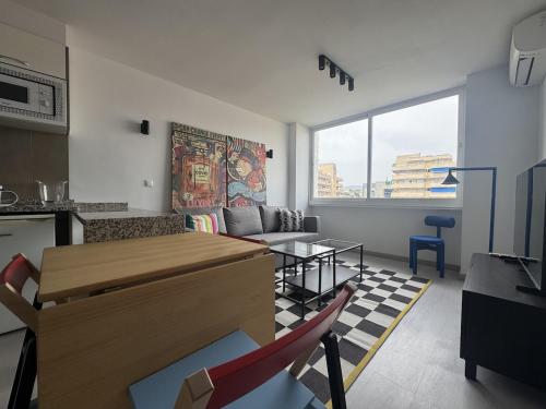 Modern, bright 1-bedroom apartment in Puerto Banus