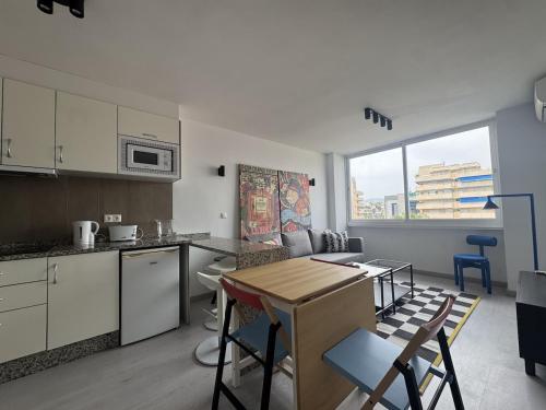 Modern, bright 1-bedroom apartment in Puerto Banus