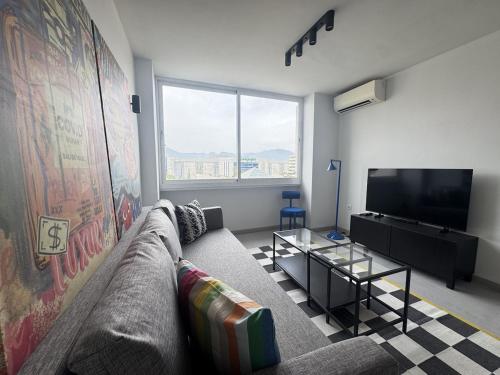 Modern, bright 1-bedroom apartment in Puerto Banus