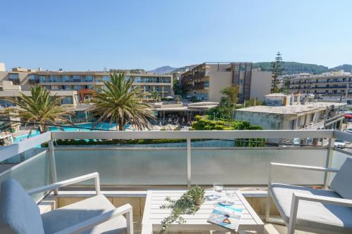Costa Apartment