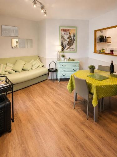Boutique Family Alpine Retreat - Skiing, Parking