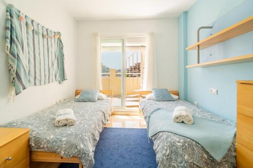 Cubo's Benalmadena Apartment Pool & Parking
