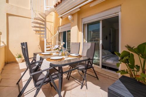 Cubo's Benalmadena Apartment Pool & Parking