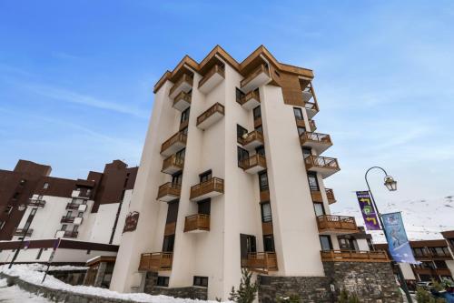 Résidence Hauts De Chaviere - VAL THORENS location: spacieux 2 pièces pour 6 avec 3 balcons ensoleillés (45 m2) MAE-9019