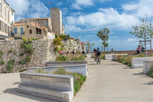Phoenicia - Old Antibes - bright & air-conditioned