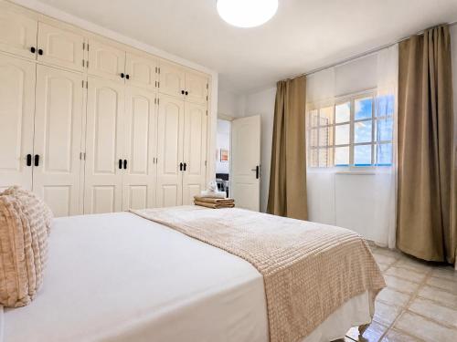 Apartamento con terraza y vistas en Costa Adeje, Sunset Mirage
