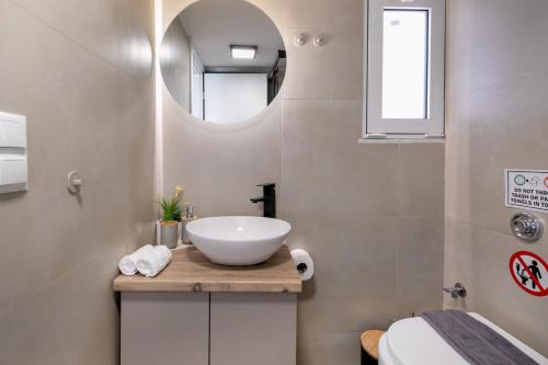 Riviera CityScape 1-BR & Balcony in Athens