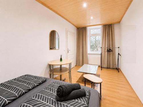 Comfortable Private Rooms in 4BR Apartment Near FAC Platz
