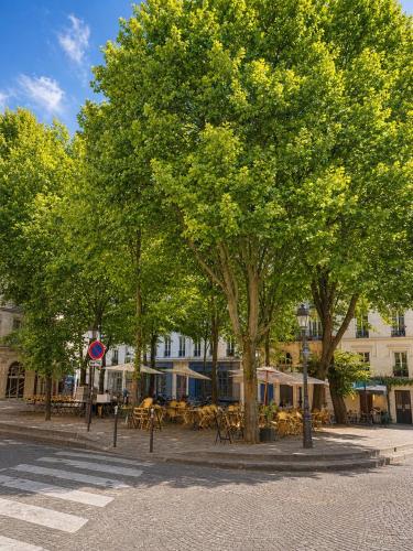 Le Cocon de Montmartre - Cinéma, Cheminée & Patio