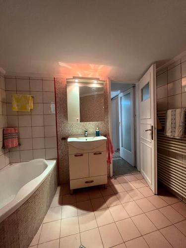 Skyline Balcony Apartment ΔΕΘ Kamara Sintrivani