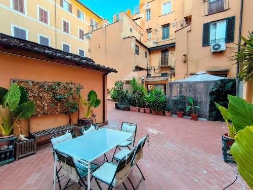 Charming apartment with Terrace by Spanish Steps
