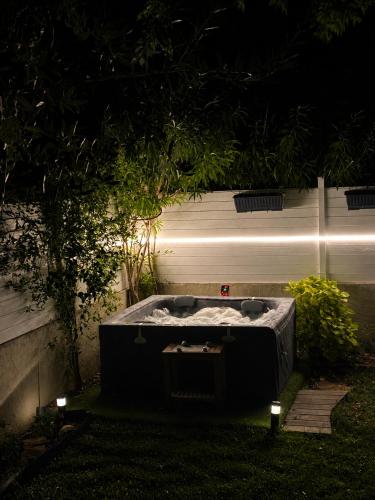 Maison 8 personnes Spa-Jacuzzi Jardin Parking Climatisation
