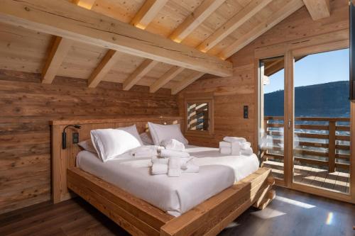 Chalet LImpérial Indoor Pool Sauna Cinema Room & Panoramic Views 1