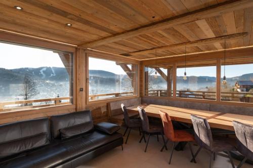 Chalet LImpérial Indoor Pool Sauna Cinema Room & Panoramic Views 1