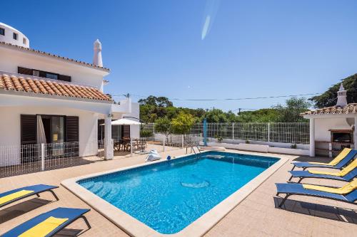 CAJI- Villa w pool near the beach By OCvillas