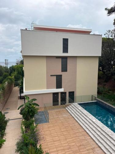 Cannes Ghika Oasis