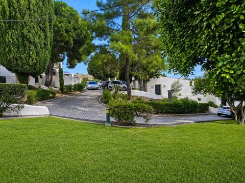 White Studio - Garden & Sea View