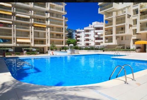 Beautiful apartment on 1 line
