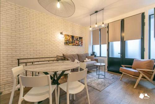 2BDR 6P duplex flat near the Moulin Rouge