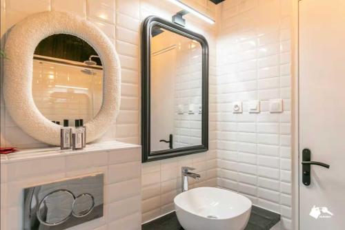 2BDR 6P duplex flat near the Moulin Rouge