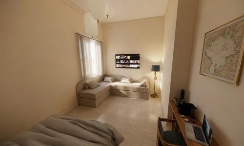 Donna Maria Suites & Rooms