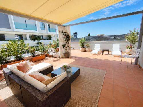Adelos II Glow Villa 5BR 360m -Elevator-Rooftop