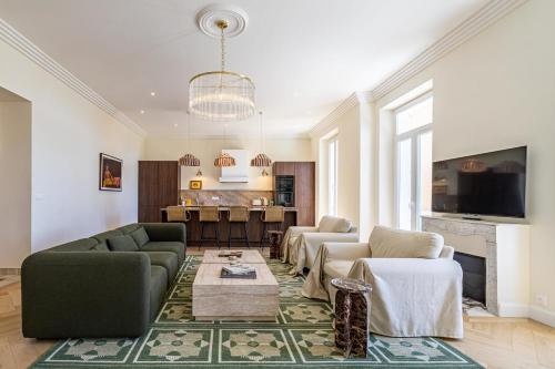 69 PICAUD - Charming 3-bed with sea view balcony and parking