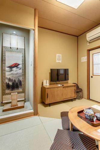 New! Direct access to Namba 茶宸宿 花園町駅まで徒歩圏内