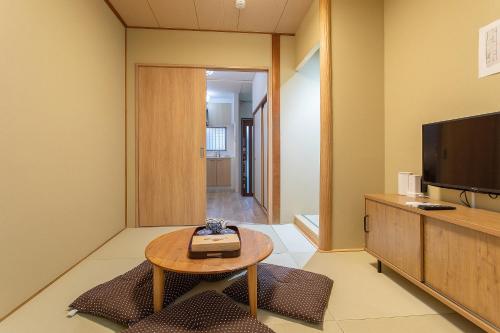 New! Direct access to Namba 茶宸宿 花園町駅まで徒歩圏内