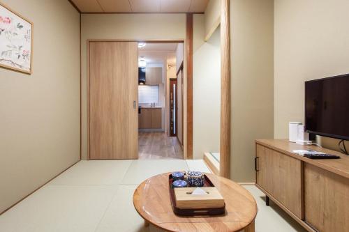 New! Direct access to Namba 茶宸宿 花園町駅まで徒歩圏内