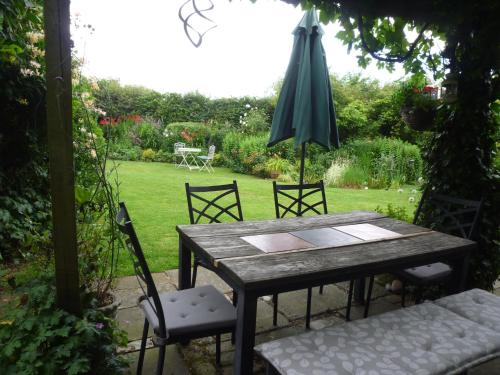 Manor Cottage Bed and Breakfast – Photos 2