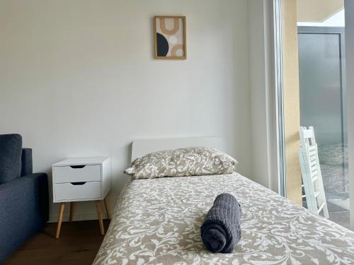 Modern Design Apartment with Garden & Free Parking
