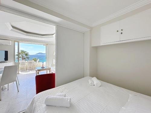 One bedroom apartment with beautiful sea view