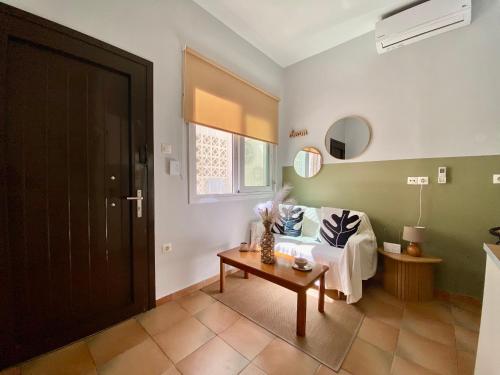 Cozy seaside studio in Lemos Vouliagmenis