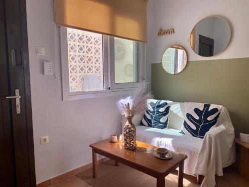 Cozy seaside studio in Lemos Vouliagmenis