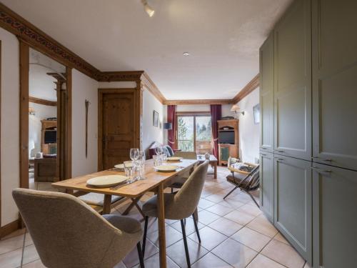 Le Cristal MT10 - Central Apartment - Close to ski lift - FreeParking & Pool