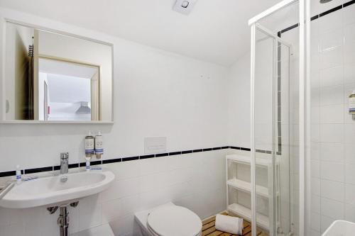 Charming One-Bedroom in Central Porto