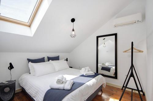 Charming One-Bedroom in Central Porto