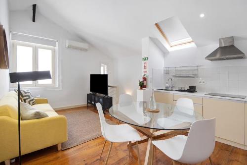 Charming One-Bedroom in Central Porto